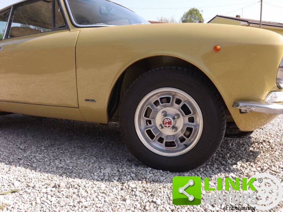 Immagine 10/10 di Alfa Romeo Giulia GT 1300 Junior (1976)
