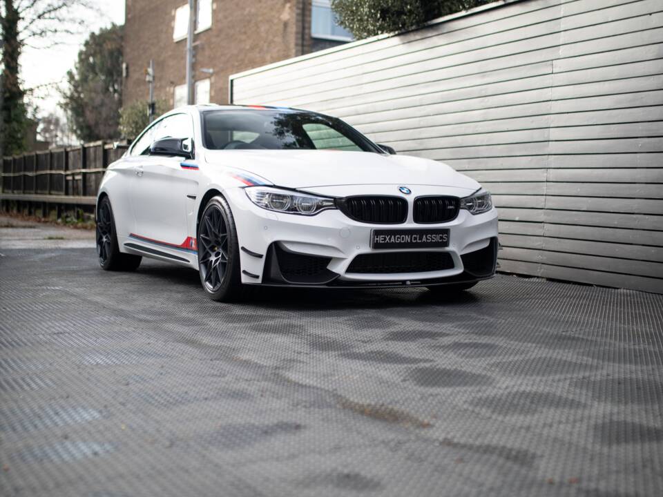 Image 25/67 of BMW M4 GTS "DTM Champion Edition" (2016)