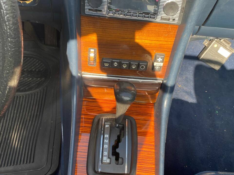 Image 12/16 de Mercedes-Benz 380 SL (1983)