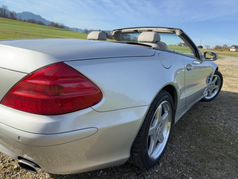 Immagine 5/20 di Mercedes-Benz SL 500 (2002)