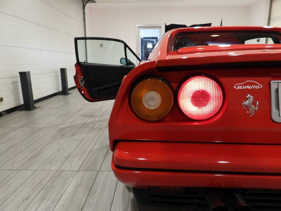 Image 12/15 de Ferrari 328 GTB (1987)