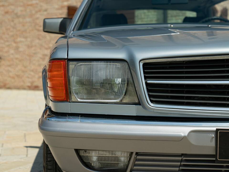 Image 18/50 de Mercedes-Benz 380 SEC (1982)