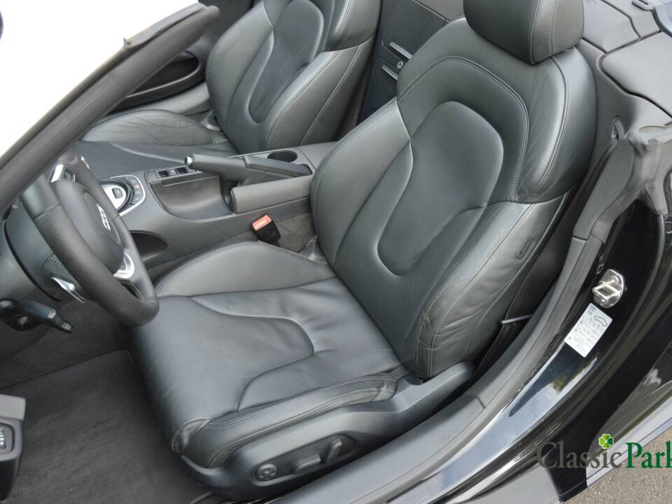 Image 28/50 of Audi R8 Spyder 4.2 FSI Quattro (2011)