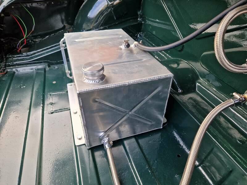 Image 43/50 of MG MGB GT (1965)