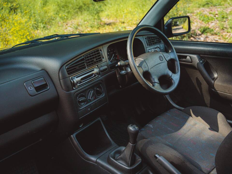 Image 21/39 of Volkswagen Golf IV 1.8T GTI (1998)