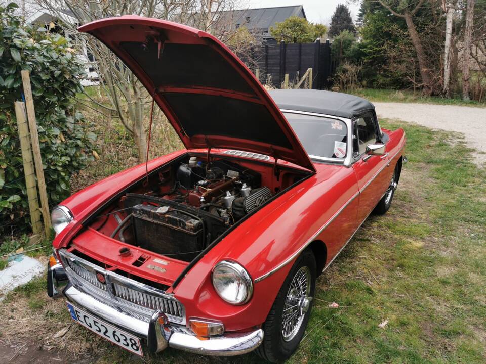Image 31/58 of MG MGB (1968)