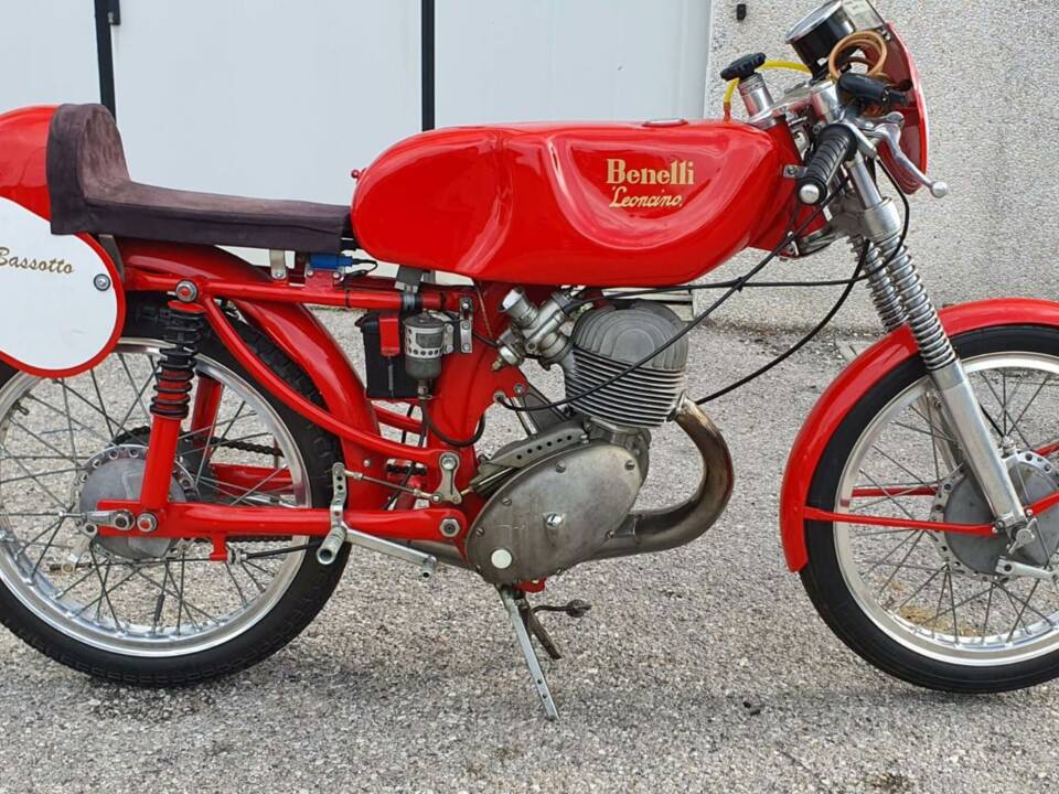 Imagen 1/19 de Benelli DUMMY (1951)