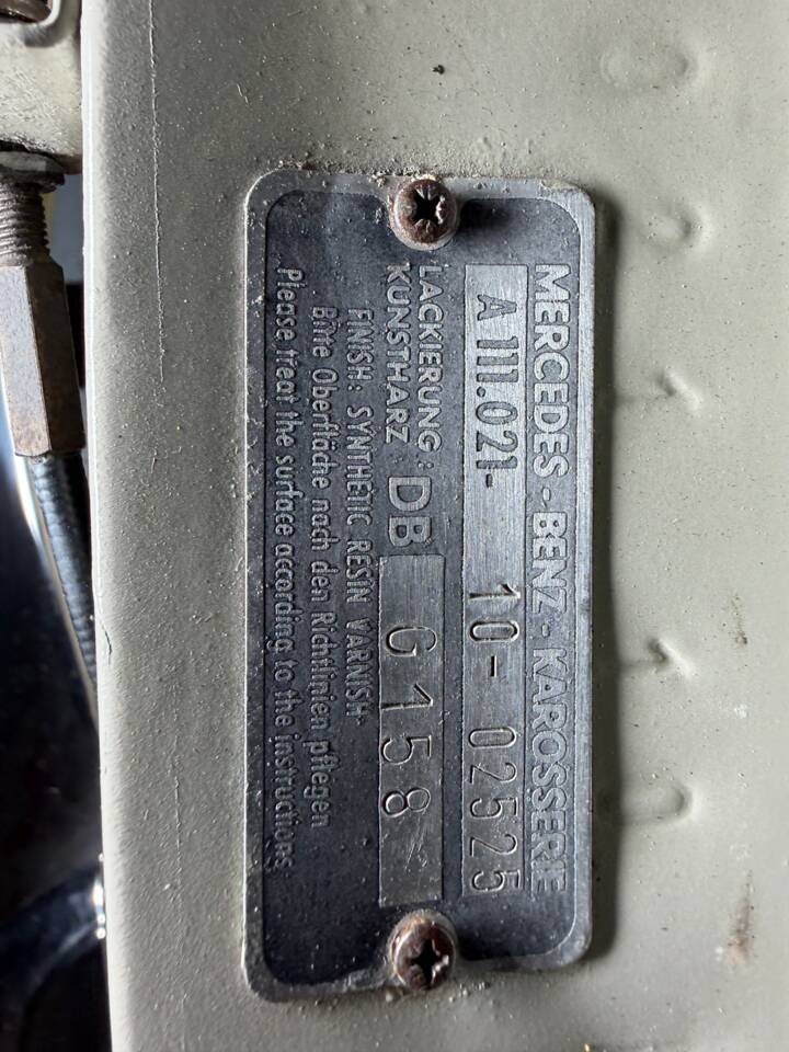 Image 15/18 of Mercedes-Benz 220 SE b (1962)