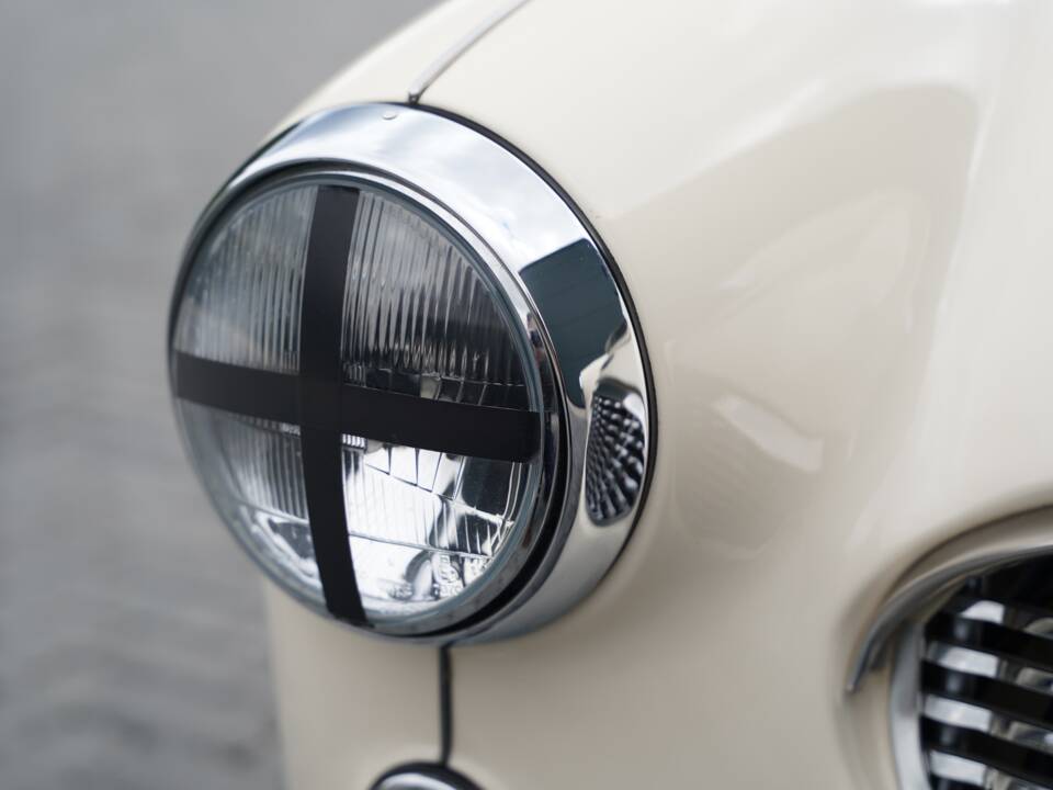 Image 33/50 of Austin-Healey 100&#x2F;6 (BN6) (1958)