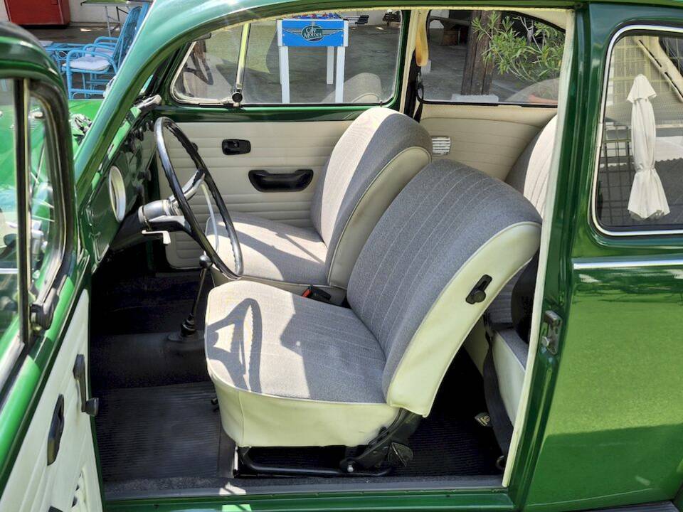 Image 28/54 de Volkswagen Käfer 1200 (1971)