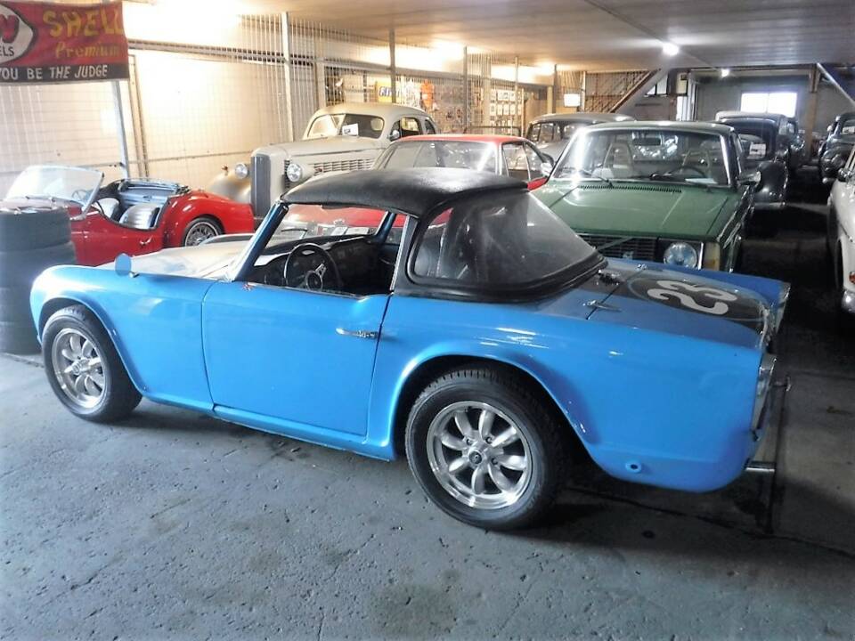 Image 34/50 of Triumph TR 4 (1962)