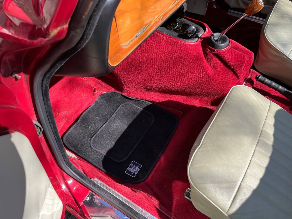 Image 43/50 of Triumph Herald 1200 (1965)