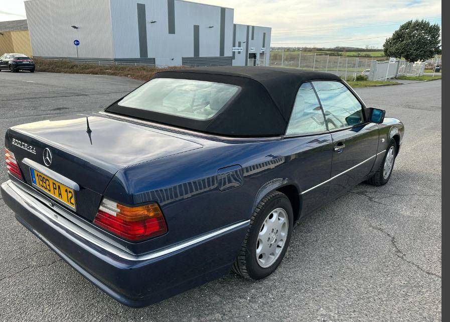 Bild 2/5 von Mercedes-Benz 300 CE-24 (1993)