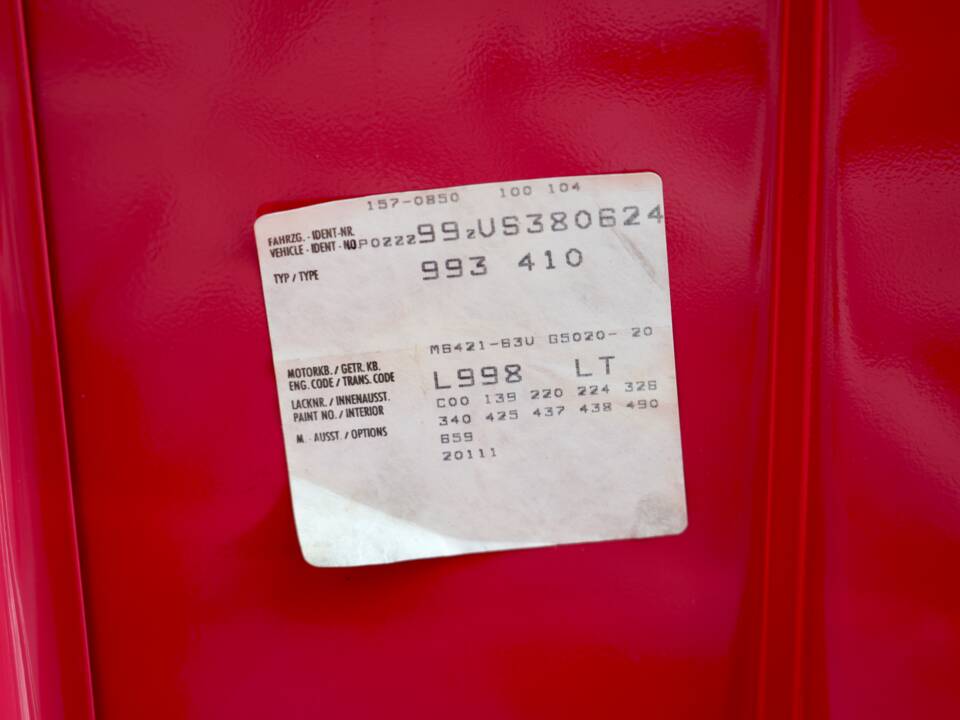 Image 36/46 of Porsche 911 Carrera (1997)