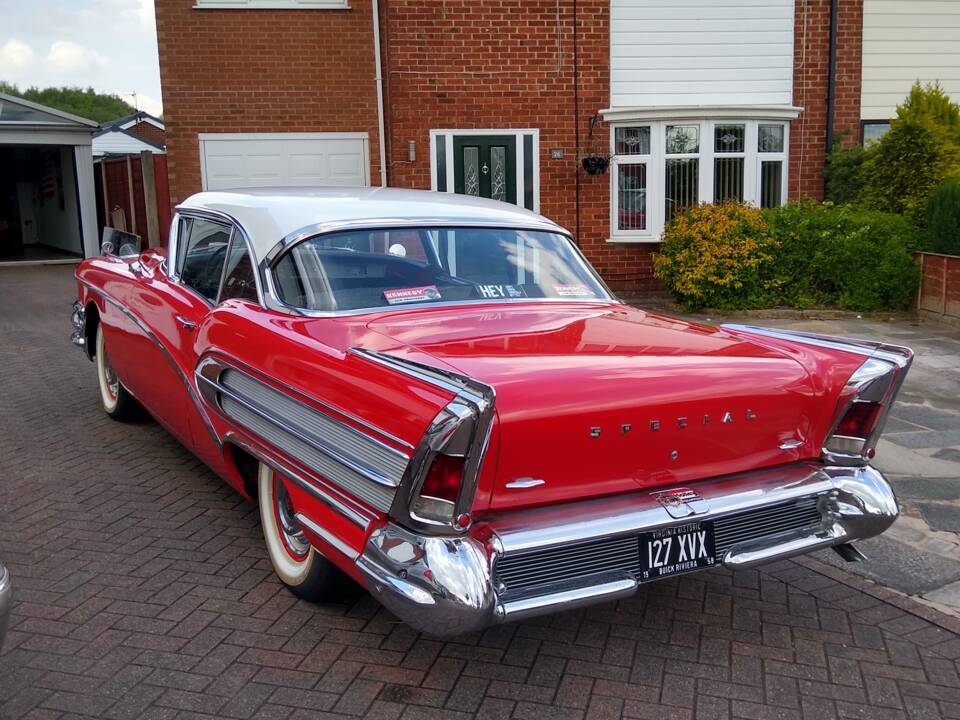 Afbeelding 48/52 van Buick Special Riviera Coupé (1958)