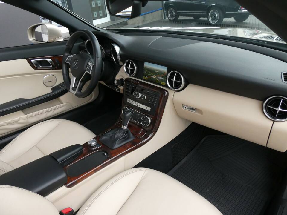 Image 11/15 de Mercedes-Benz SLK 250 (2011)