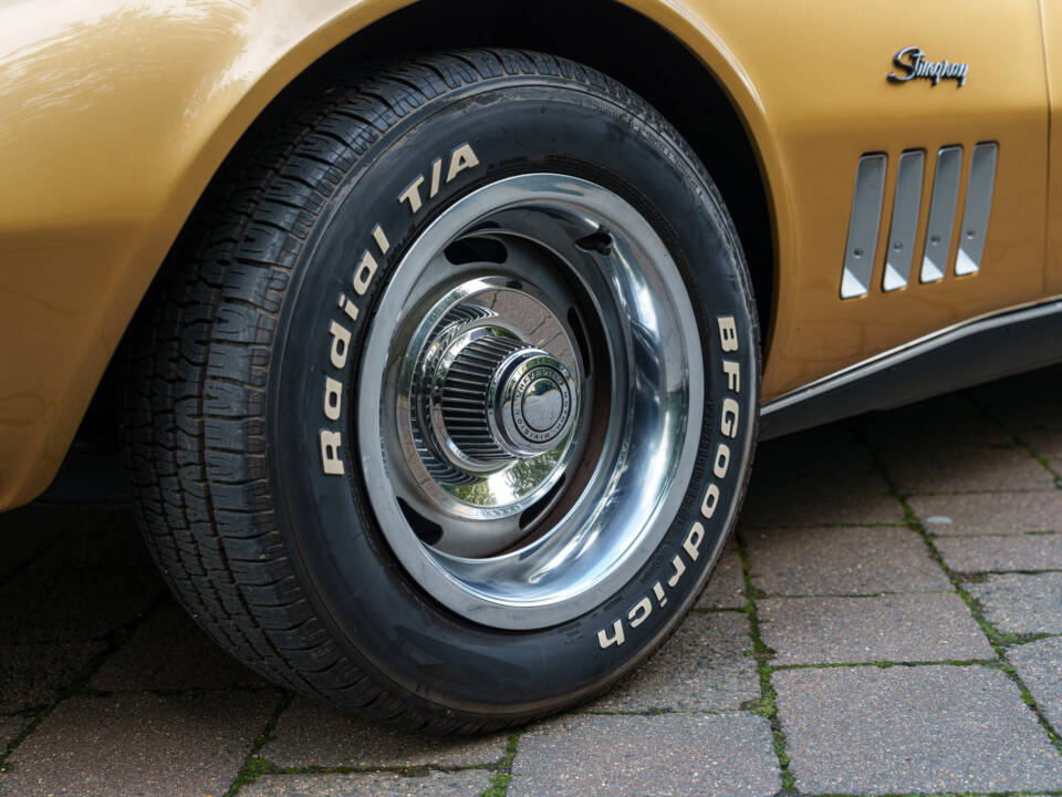 Image 9/32 of Chevrolet Corvette Stingray (1969)