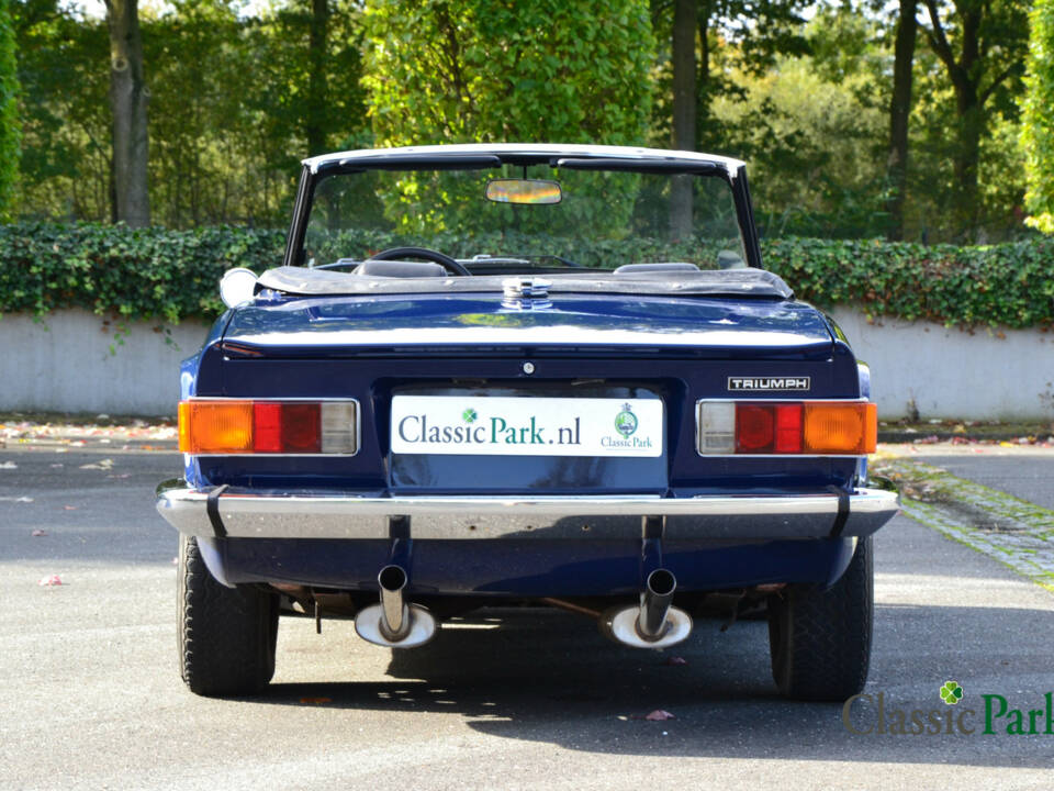 Image 16/50 of Triumph TR 6 (1975)
