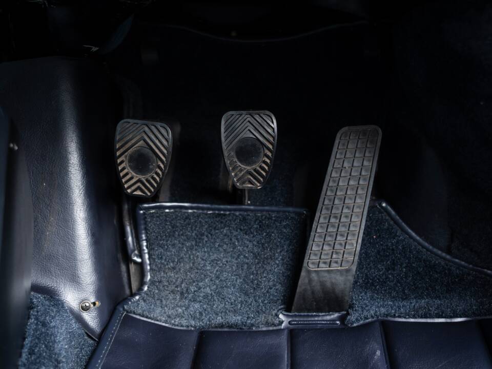 Image 16/50 of Porsche 911 Turbo LE (1989)