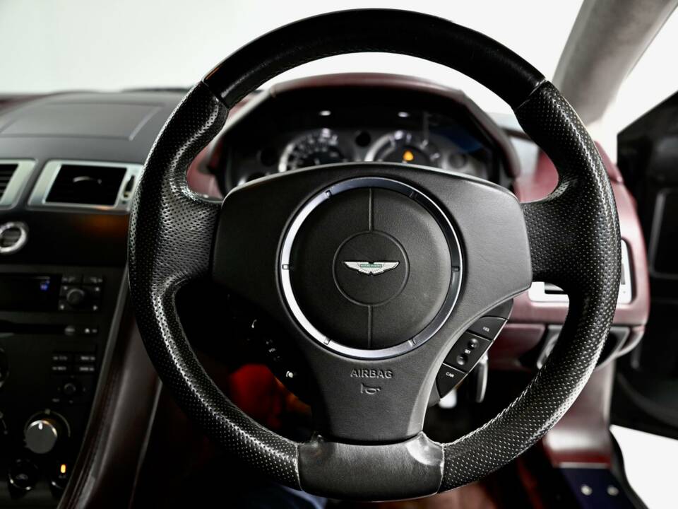 Image 37/50 de Aston Martin V8 Vantage (2006)
