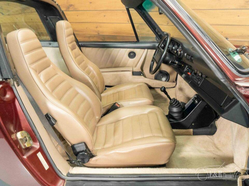 Image 8/19 of Porsche 911 Carrera 3.2 (1984)