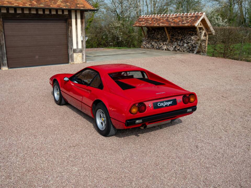 Image 17/42 of Ferrari 308 GTB (1976)