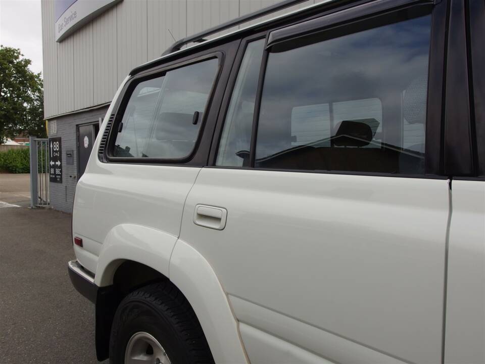 Bild 25/97 von Toyota Land Cruiser FJ80 (1992)