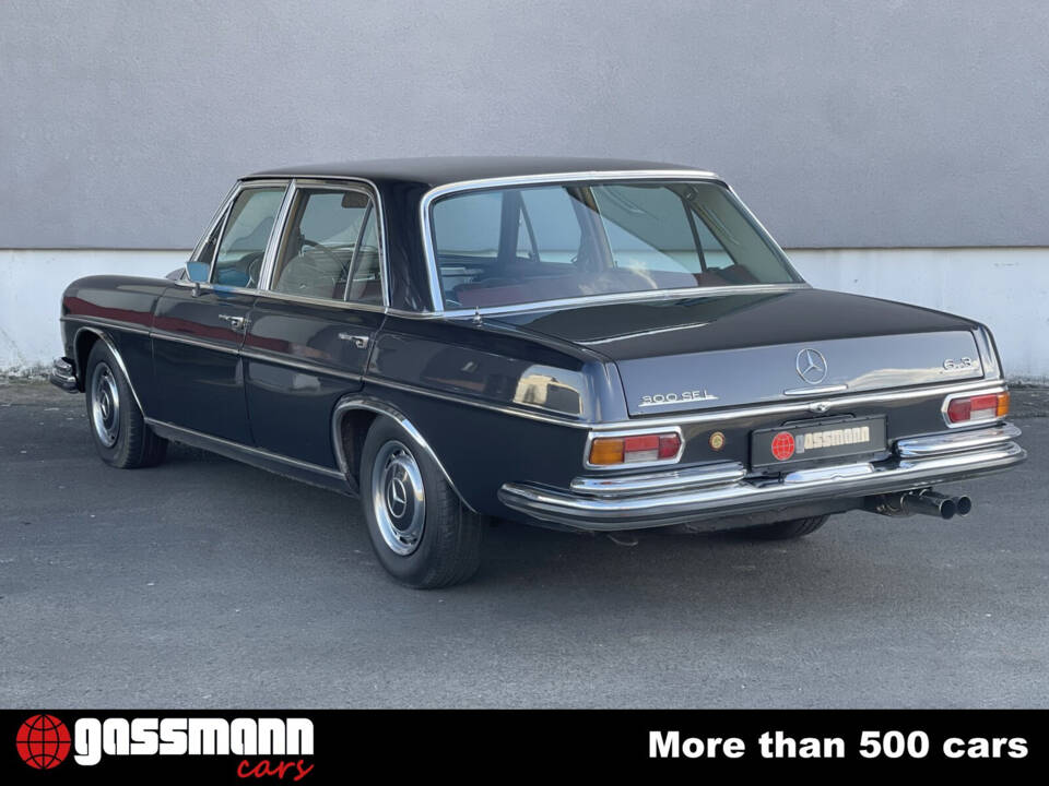 Image 6/15 de Mercedes-Benz 300 SEL 6.3 (1972)