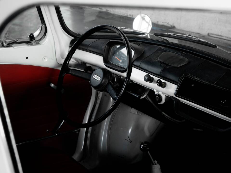 Image 38/48 of Subaru 360 (1970)