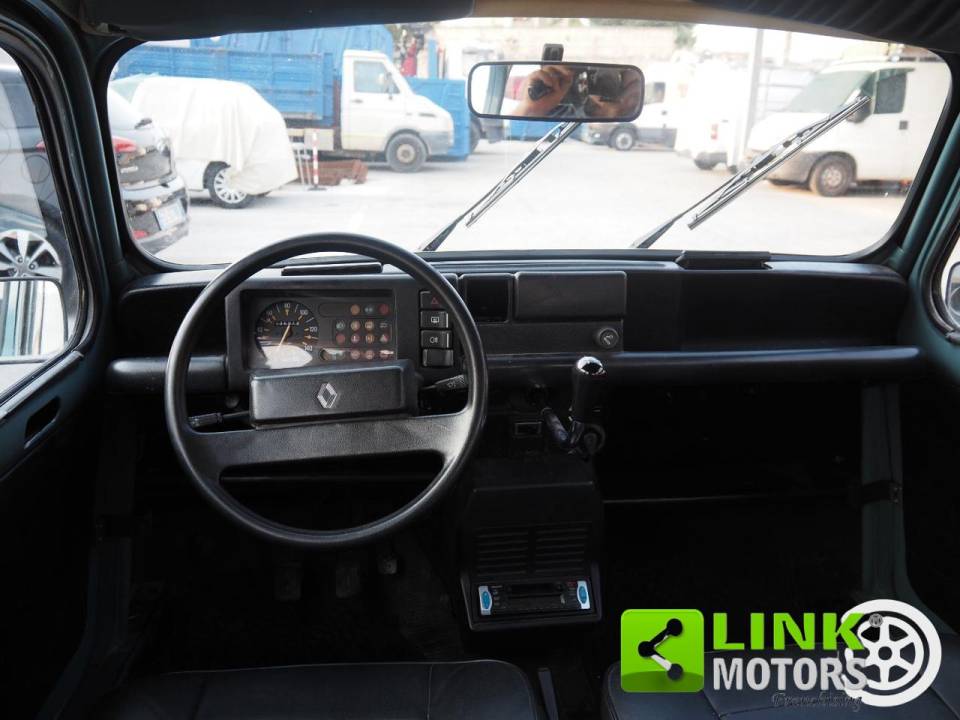 Image 10/10 of Renault R 4 (1990)