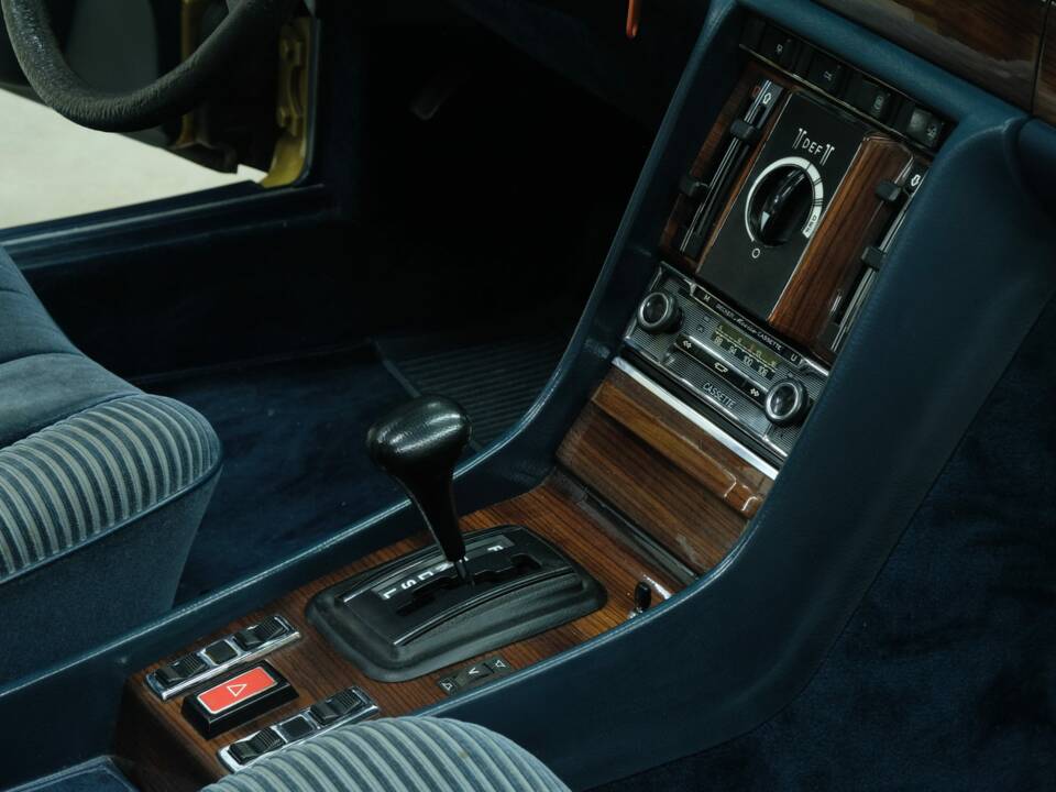 Image 44/76 of Mercedes-Benz 350 SEL (1977)