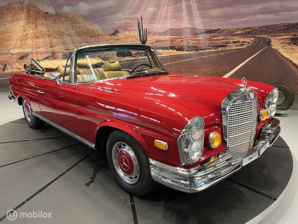 Image 22/40 of Mercedes-Benz 280 SE (1969)