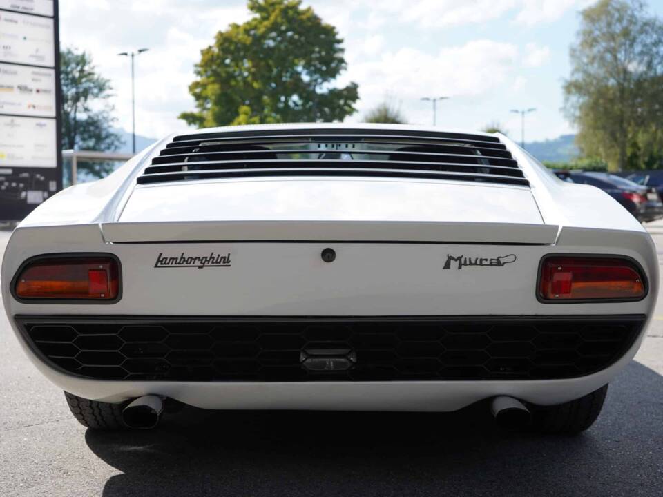 Afbeelding 58/74 van Lamborghini Miura P 400 (1968)