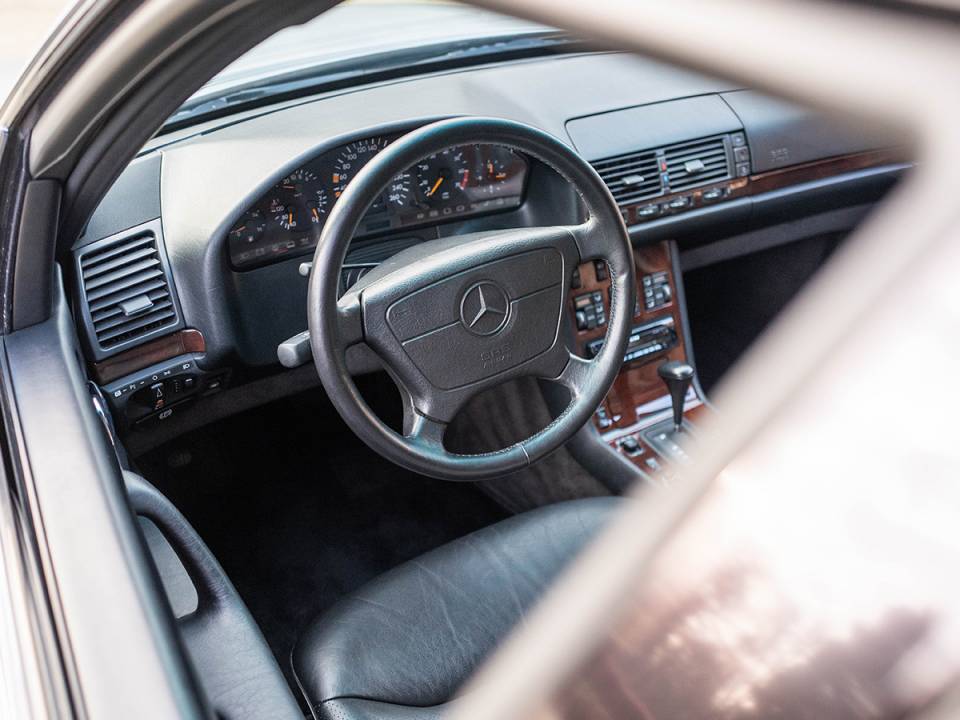 Bild 24/45 von Mercedes-Benz S 500 (1995)