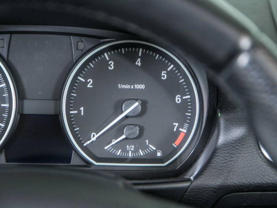 Immagine 25/50 di BMW 120i (2012)