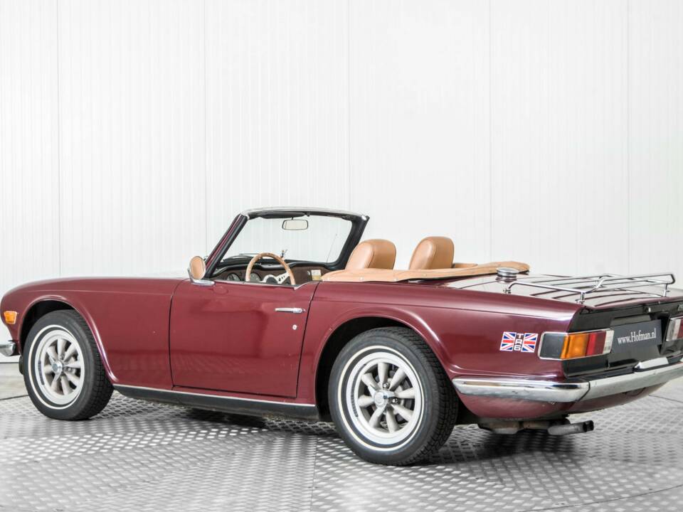 Image 6/50 of Triumph TR 6 PI (1969)