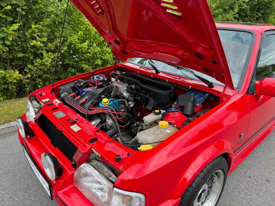 Image 35/49 of Ford Escort XR3i (1990)