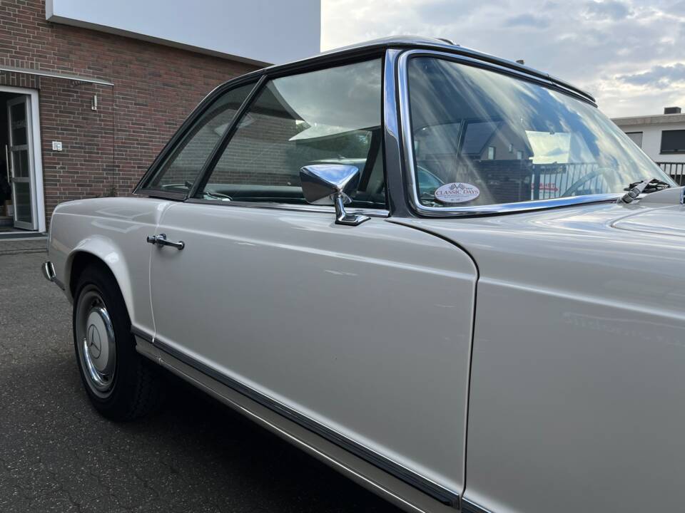 Image 17/18 of Mercedes-Benz 280 SL (1970)