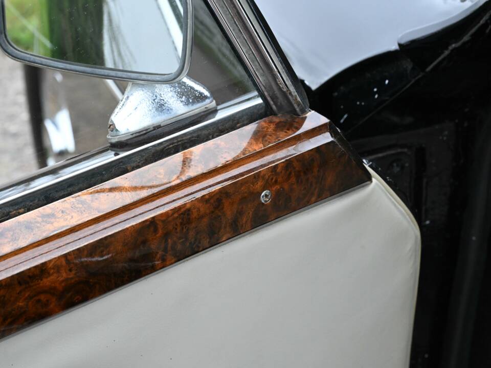 Image 31/40 of Bristol 410 (1968)