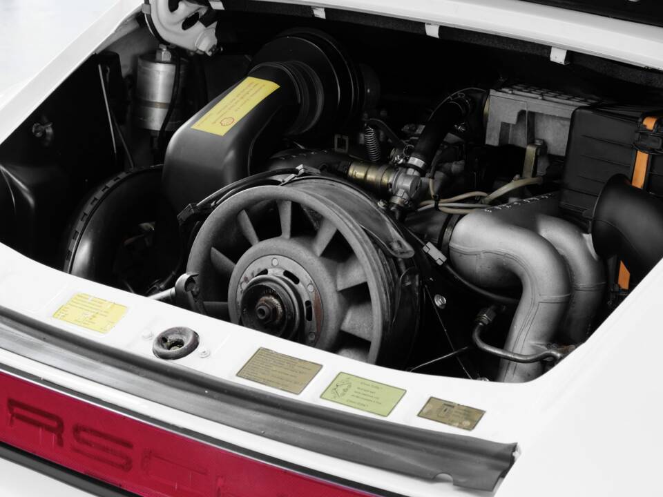 Image 31/46 de Porsche 911 Carrera 3.2 (1984)