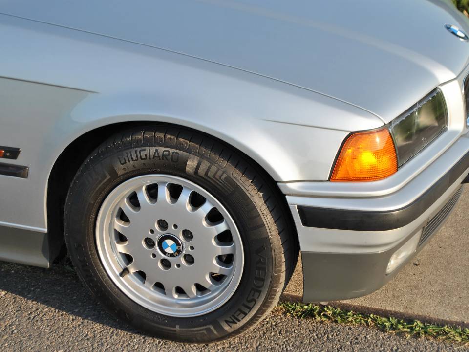 Image 49/50 de BMW 323i (1996)