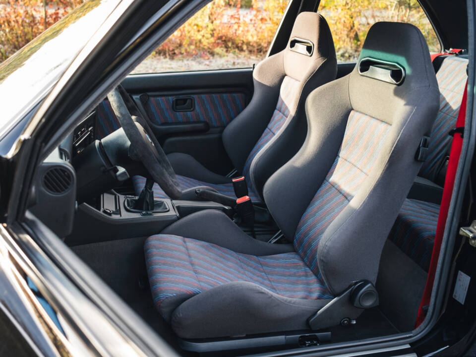 Image 40/50 of BMW M3 Sport Evo (1990)