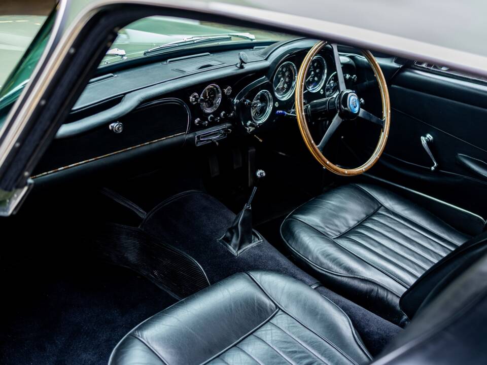 Image 32/50 de Aston Martin DB 4 (1960)