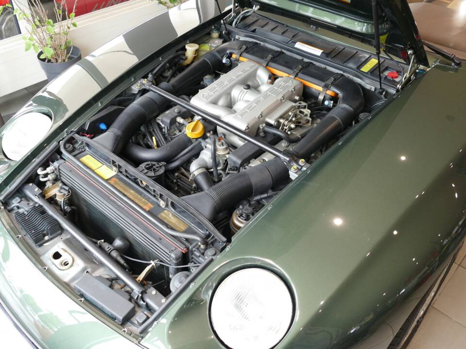 Image 13/19 of Porsche 928 S4 (1989)