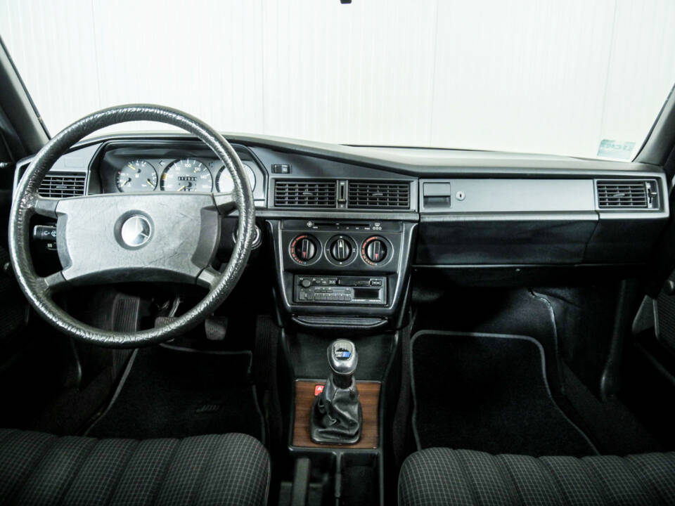 Bild 7/50 von Mercedes-Benz 190 D (1986)