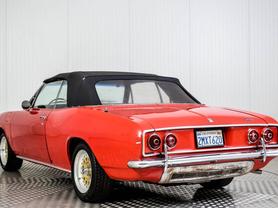 Image 13/50 of Chevrolet Corvair Monza Convertible (1966)