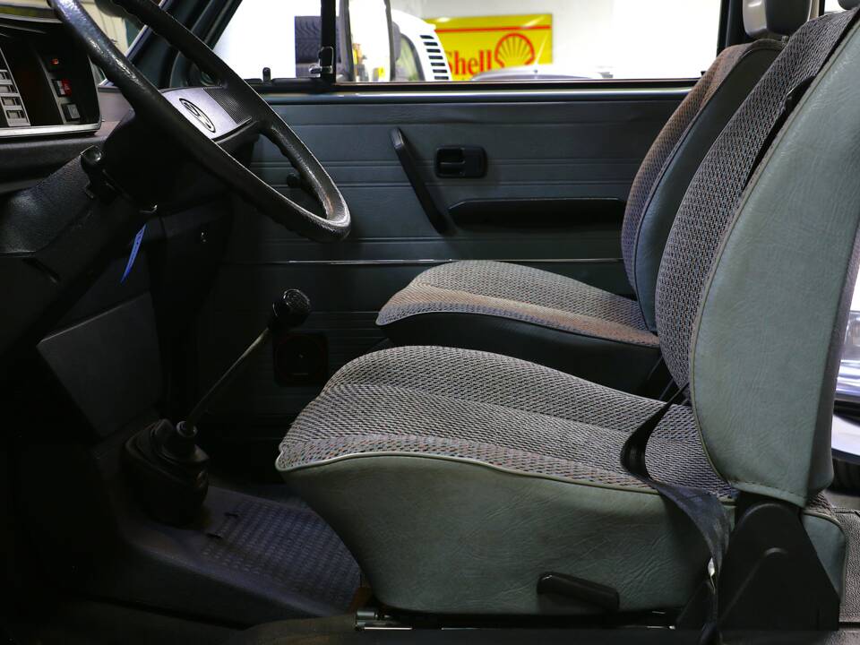 Bild 24/34 von Volkswagen T3 Caravelle GL 1.9 (1987)
