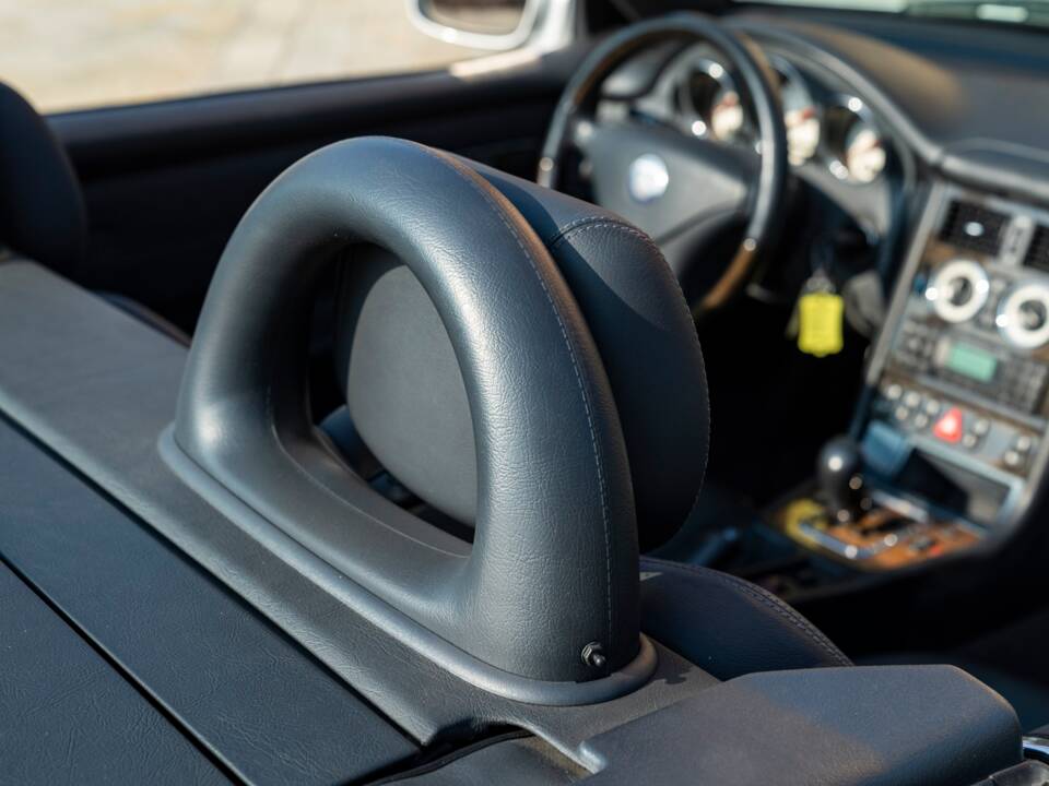 Obraz 28/48 pojazdu Mercedes-Benz SLK 320 (2001)