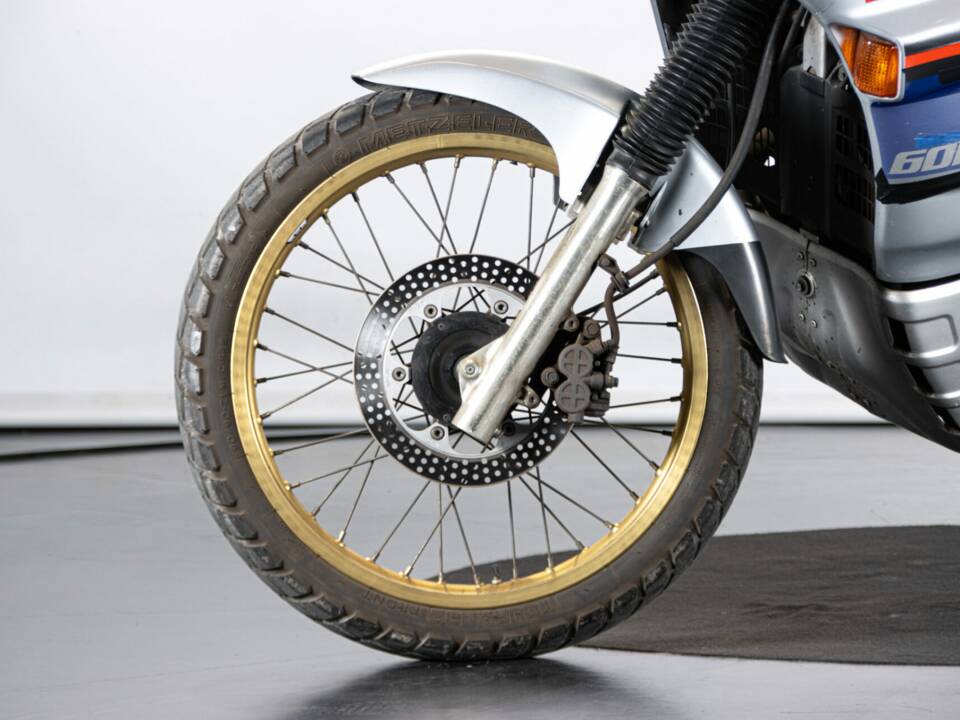 Image 21/43 of Honda XL 600V Transalp (1987)