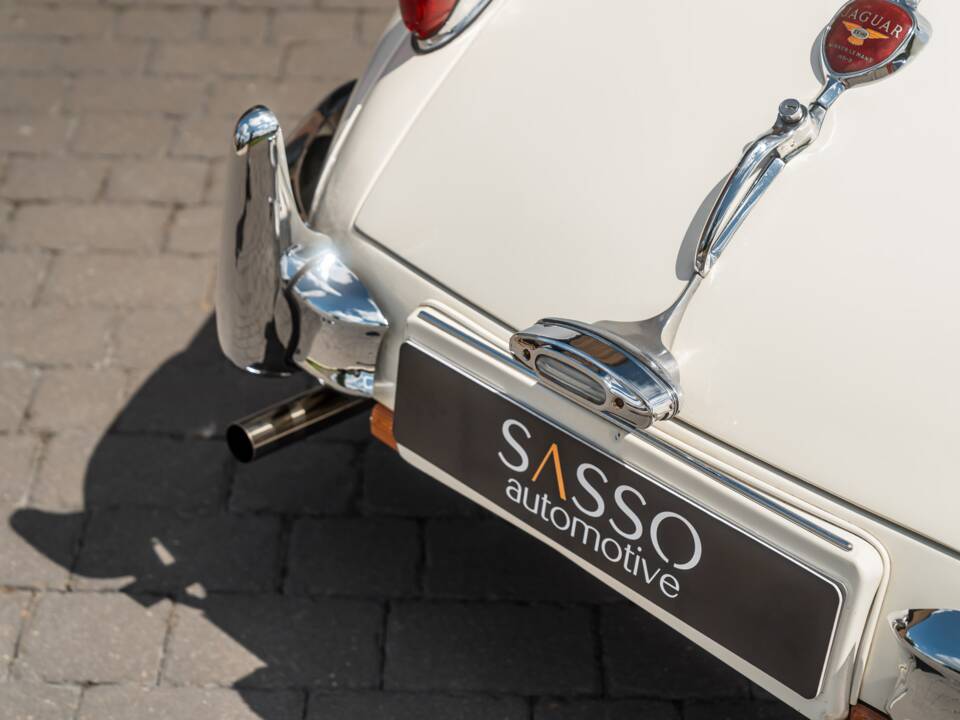 Image 34/58 of Jaguar XK 140 SE DHC (1955)